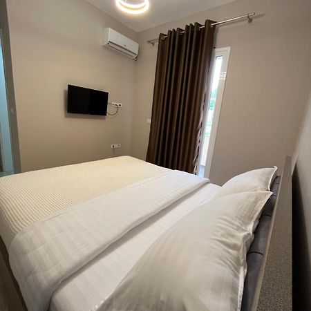 Monte Mare Hotel Vlore Exterior photo