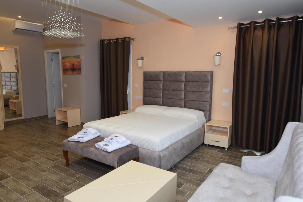 Monte Mare Hotel Vlore Exterior photo