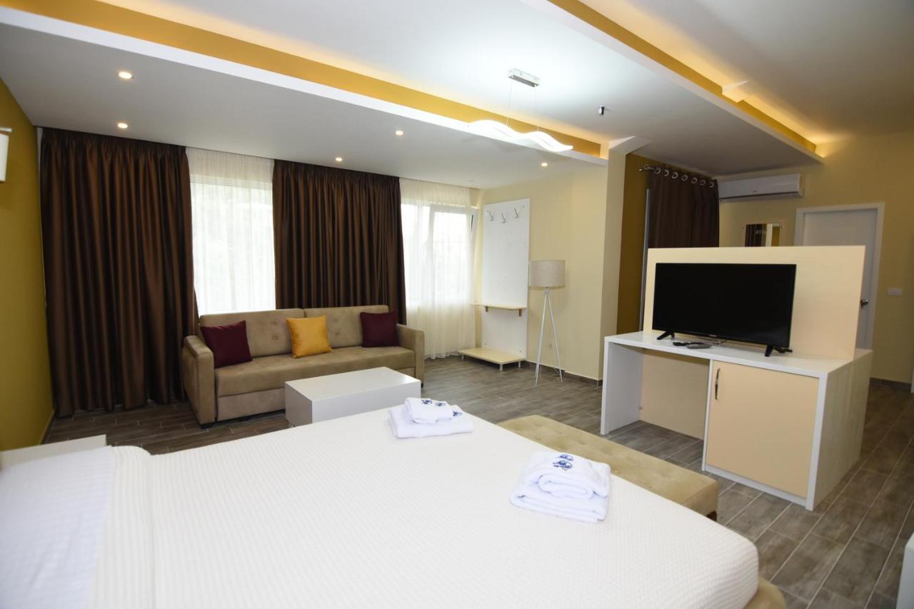 Monte Mare Hotel Vlore Exterior photo