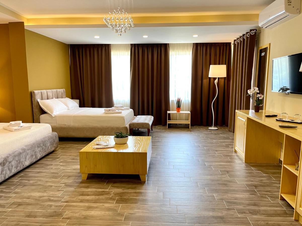 Monte Mare Hotel Vlore Exterior photo
