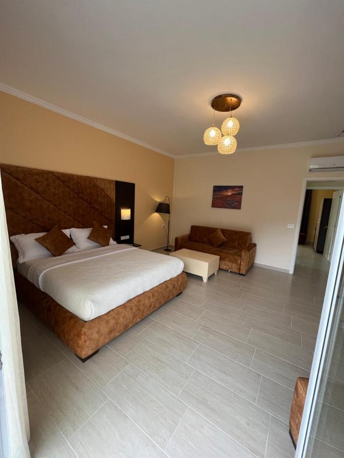 Monte Mare Hotel Vlore Exterior photo